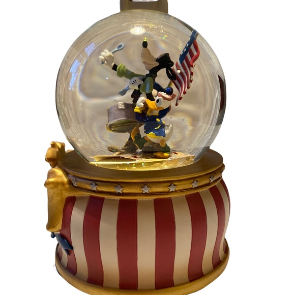 Vintage Disney Snow Globe July 4th 1776 Yankee Doodle Dandy (Video Included) - Picture 8 of 14